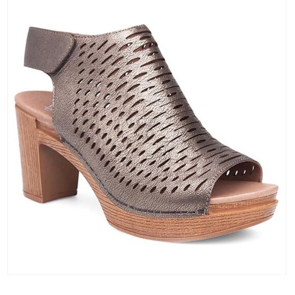 LIKE NEW Dansko Danae perforated leather wood grain block heel sandal 38 - Picture 1 of 7